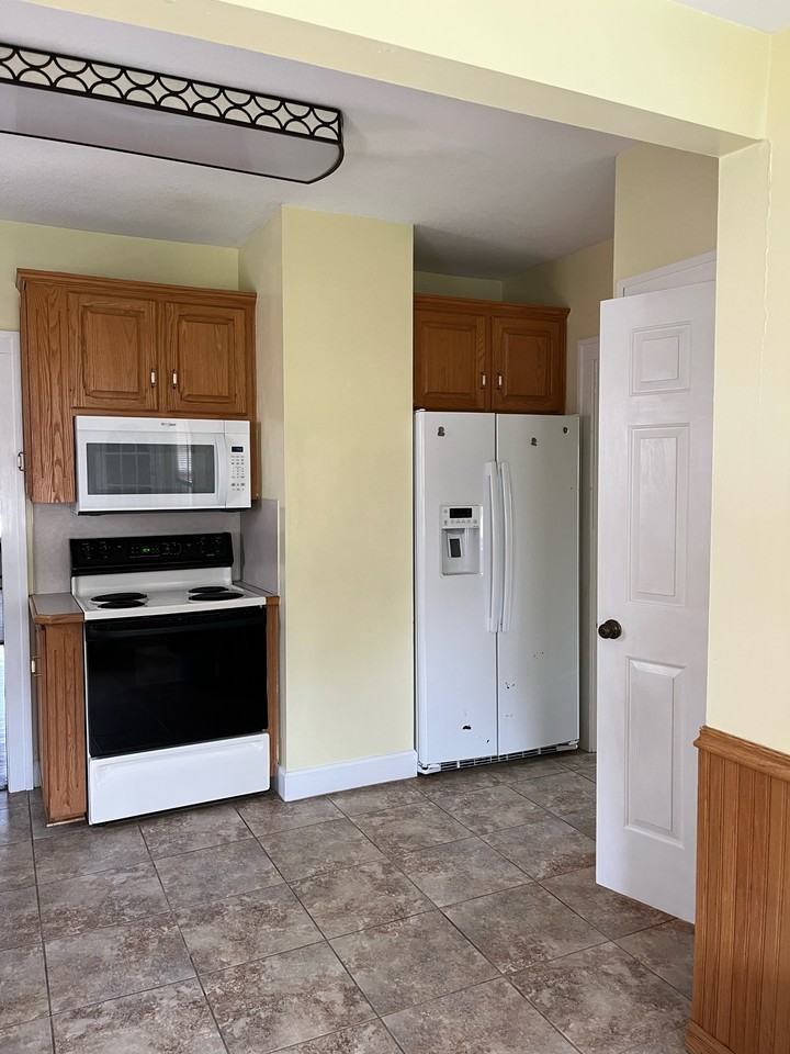 21120 W Toledo St #1 - Photo 6 of 12