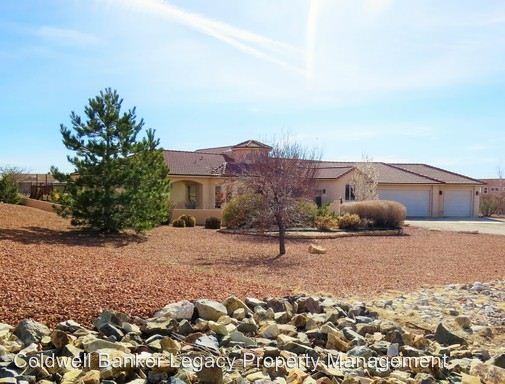 10810 San Rafael Ave NE - Photo 3 of 28