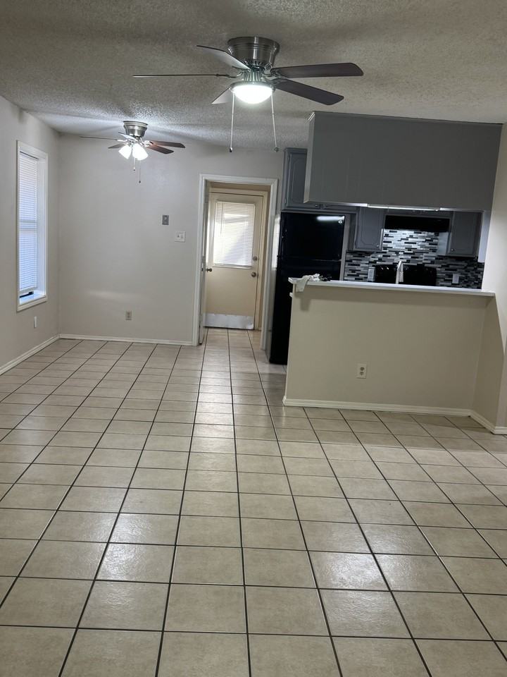 10789 Kiamichi Dr #17 - Photo 5 of 10