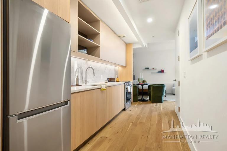 Rockwell Pl #1530 - Photo 2 of 14