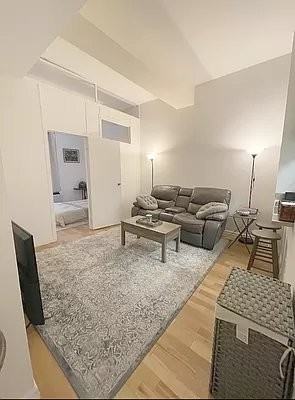 John St #15R - Photo 2 of 10