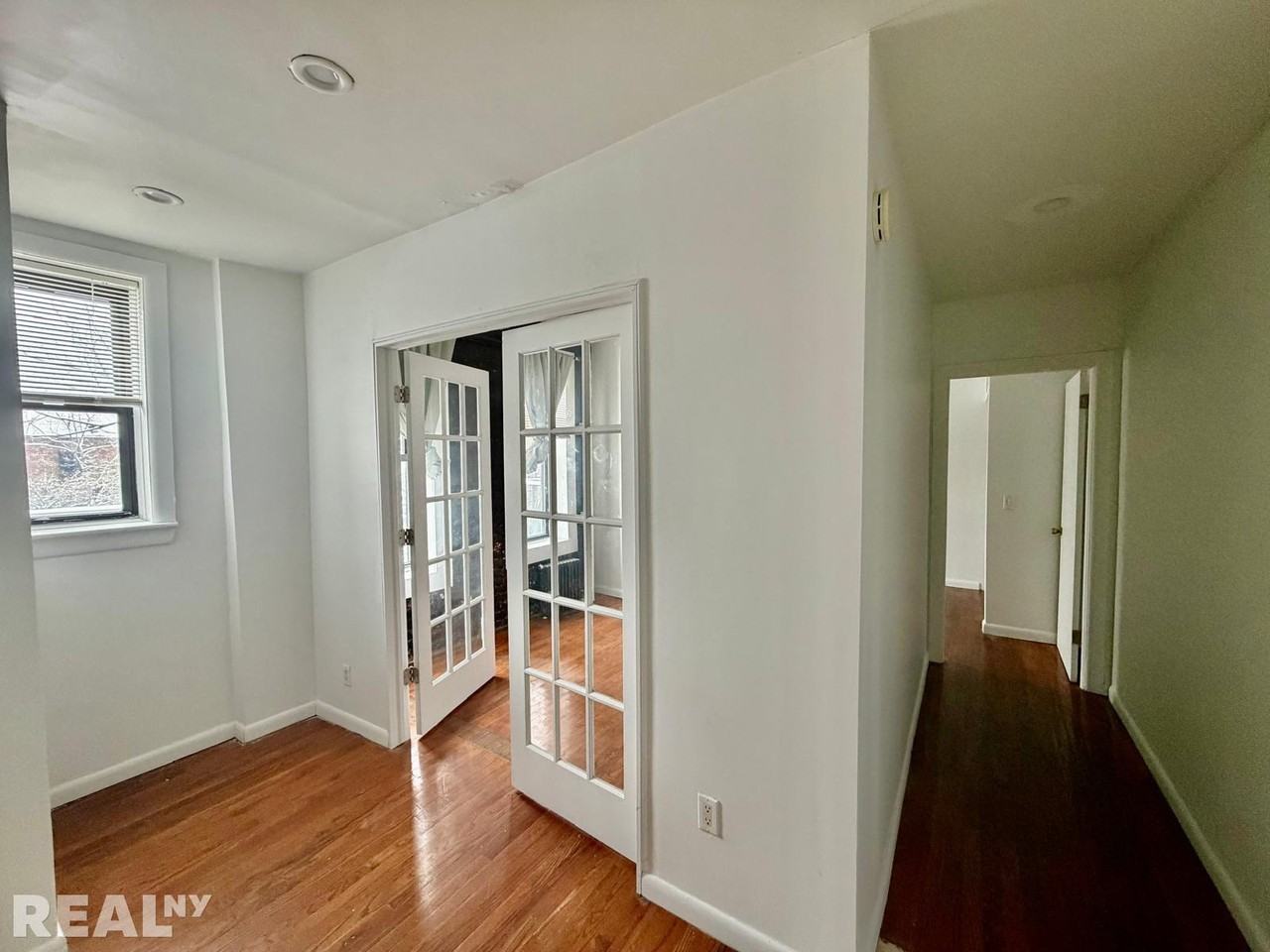 17th St #15 - Photo 3 of 20