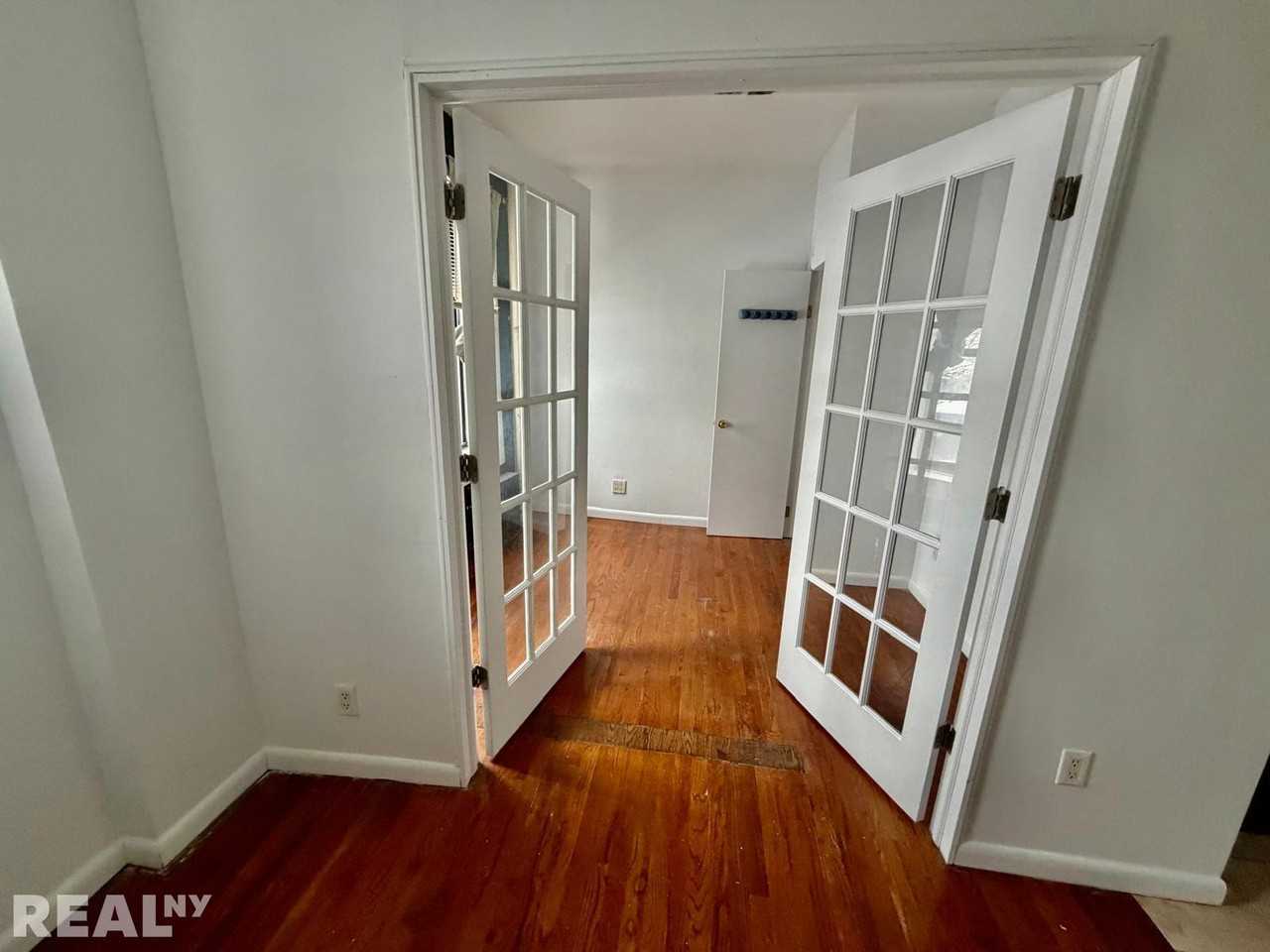 17th St #15 - Photo 4 of 20