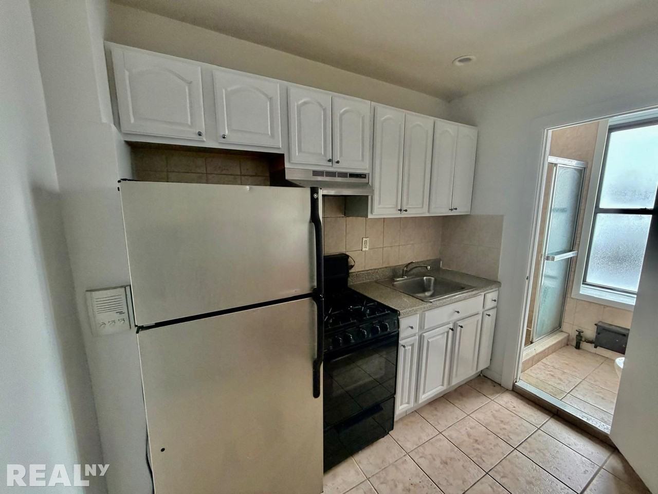 17th St #15 - Photo 5 of 20