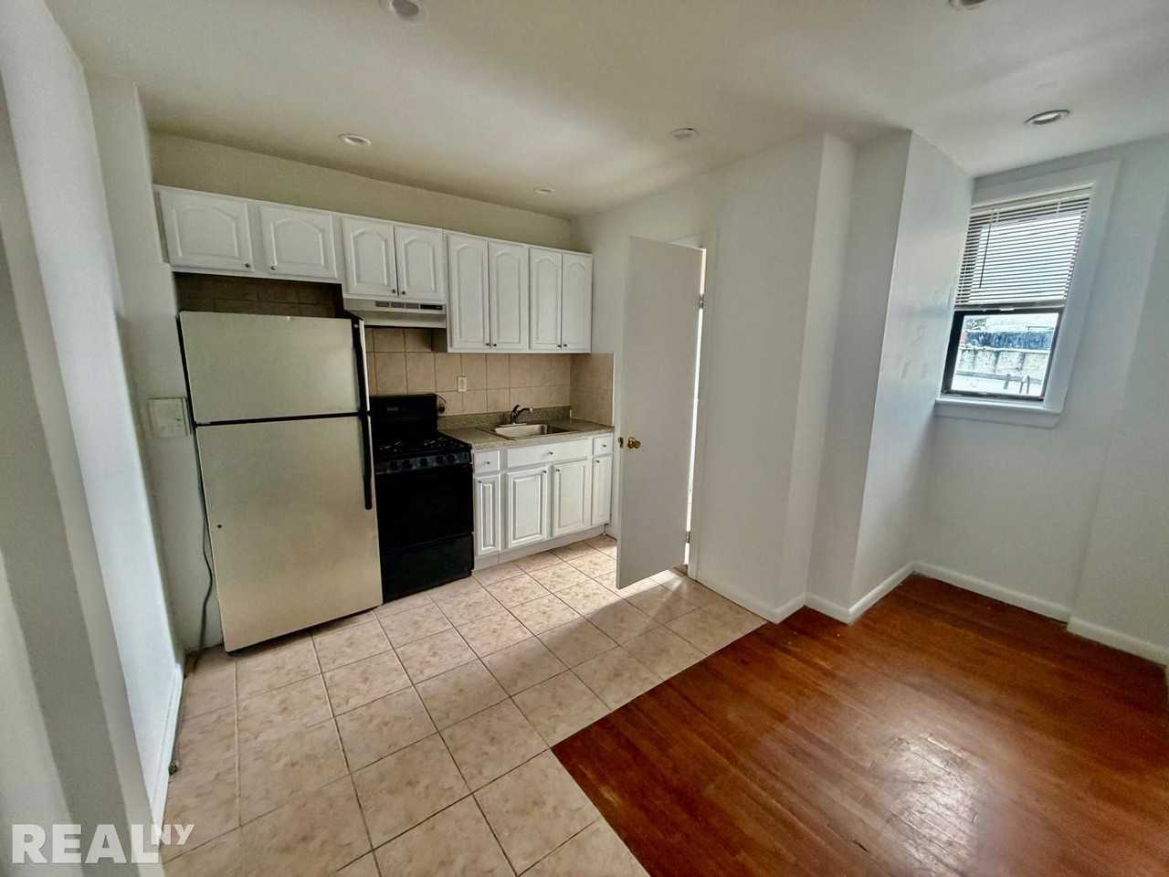 17th St #15 - Photo 6 of 20