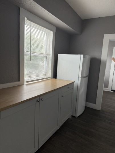 5209 Independence Ave #3 - Photo 2 of 10