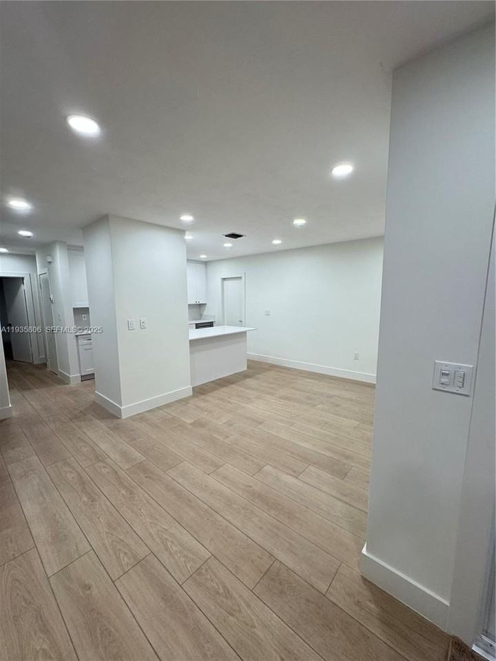 828 El Rado St - Photo 2 of 11