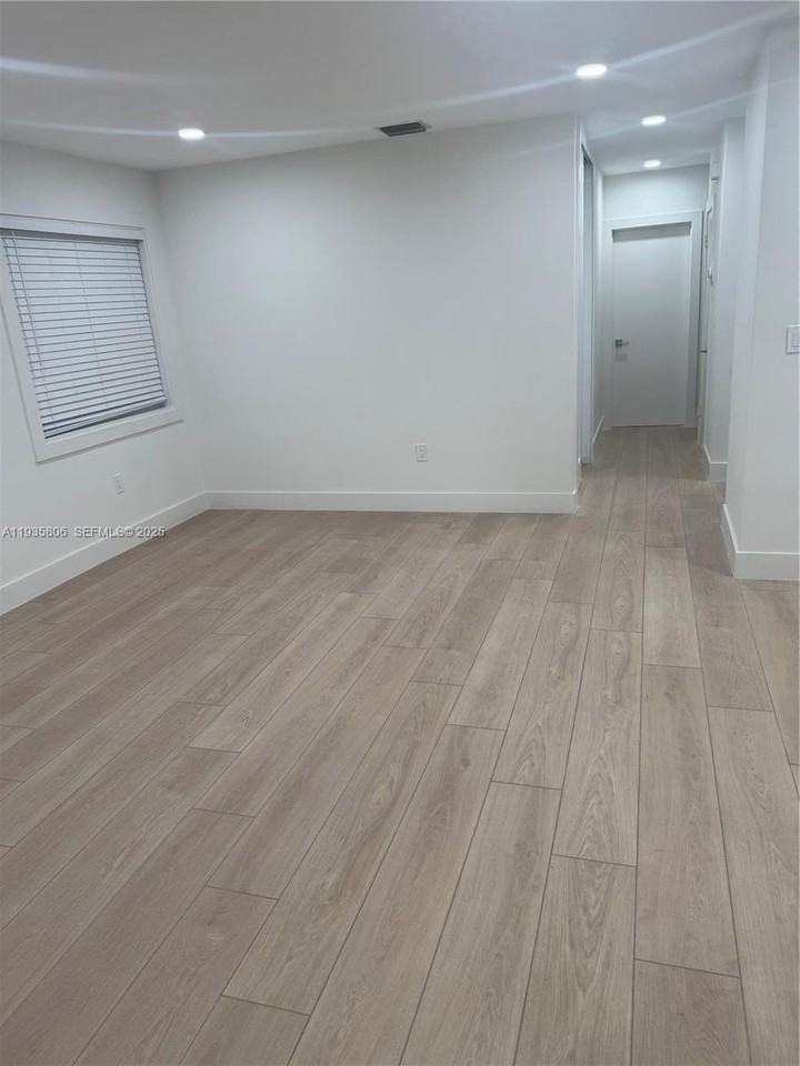 828 El Rado St - Photo 3 of 11