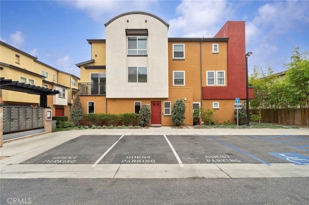 8620 Belford Ave #501 - Photo 4 of 26