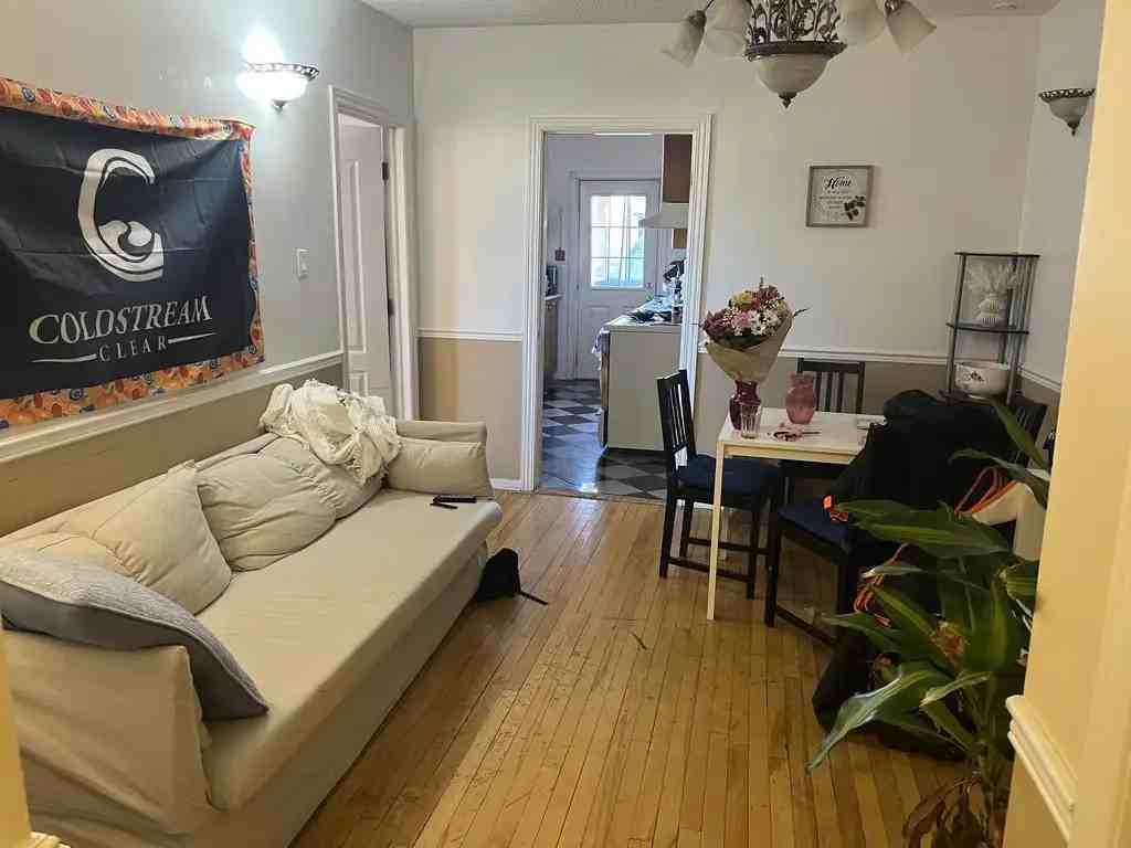 68 Somerset Street West - Photo 5 of 17