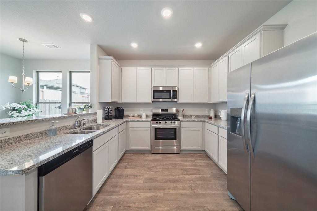 25575 Blossom Ct #25575 - Photo 4 of 6