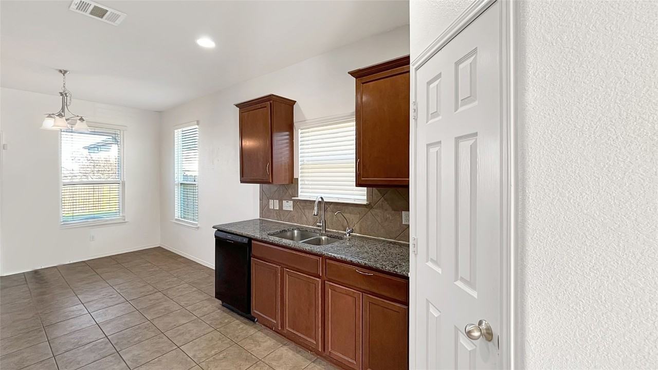 133 Langtry Ln #133 - Photo 4 of 27