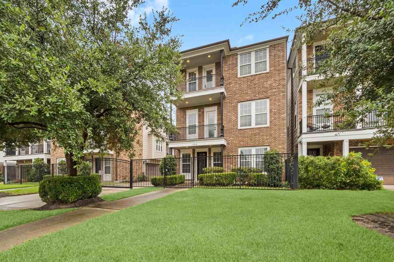 921 W 19th St #921B - Photo 2 of 24