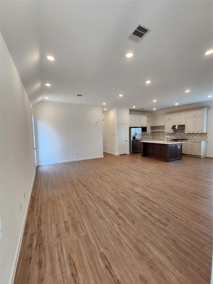 27122 Berry Bright Dr #27122 - Photo 7 of 29