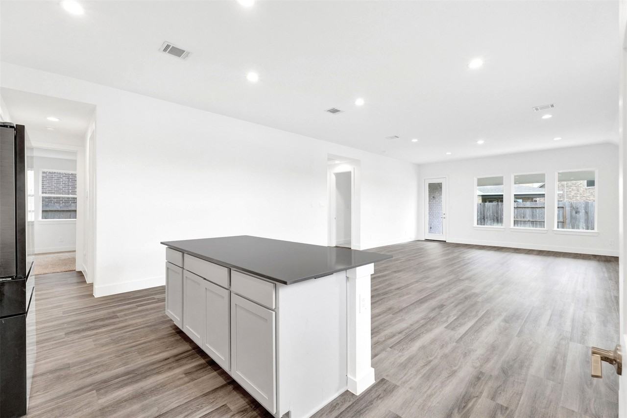 153 Aurora Springs Dr #153 - Photo 2 of 50