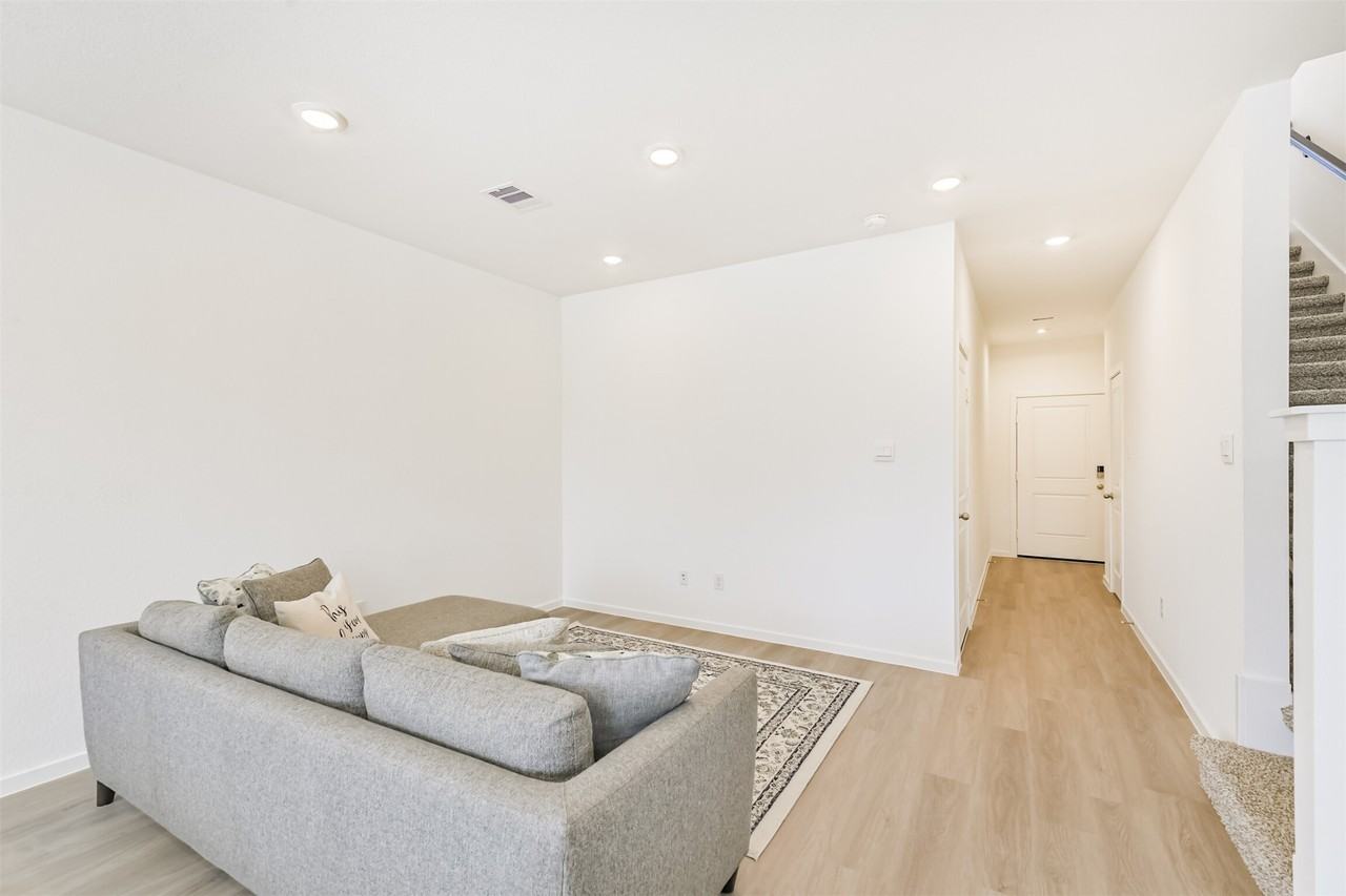 819 Sweet Jubilee Ln #819 - Photo 3 of 25