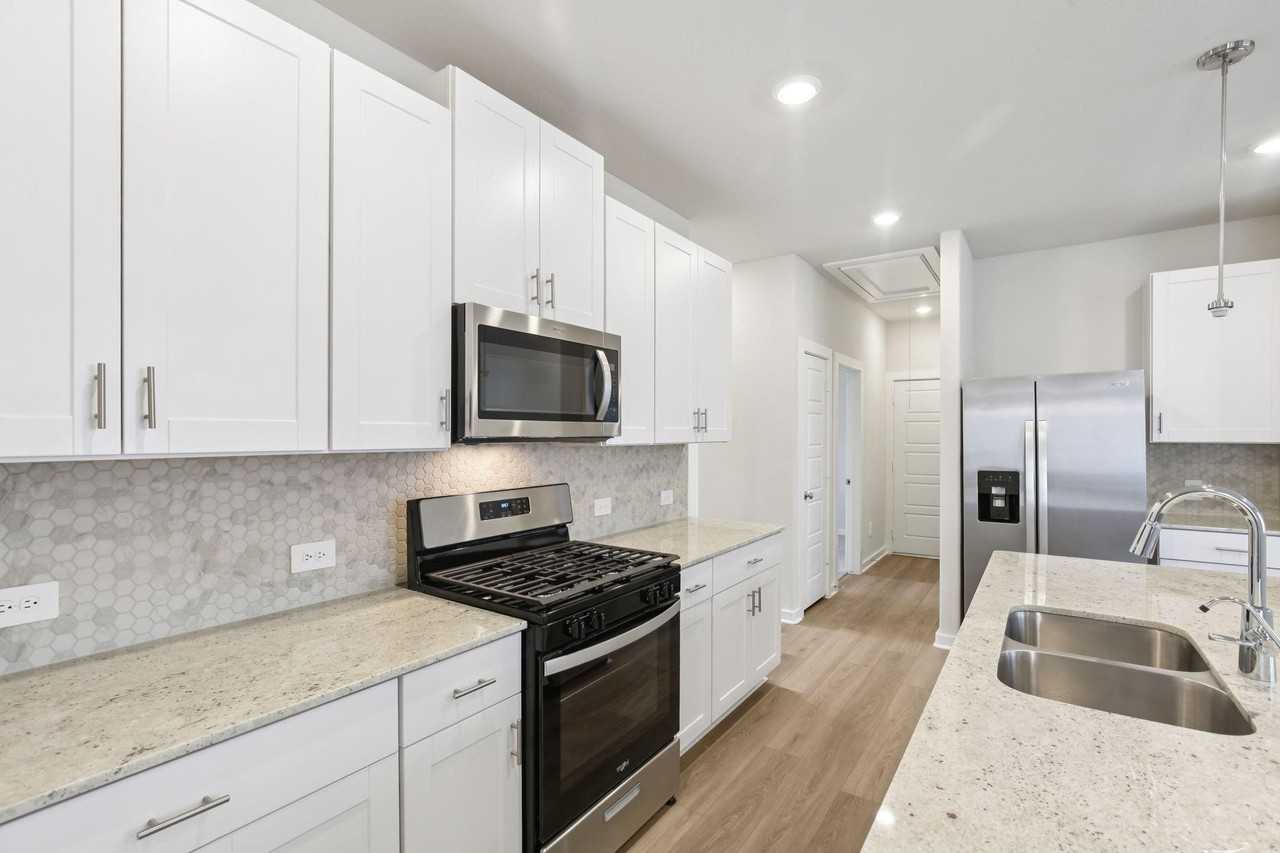 6717 Chinapkin Oak Ln #6717 - Photo 6 of 15