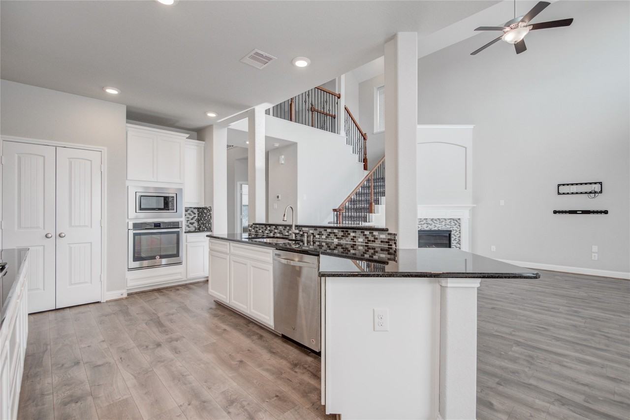 12816 Oak Falls Dr #12816 - Photo 5 of 49