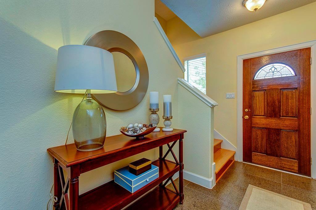 1319 Birdsall St #1319 - Photo 3 of 20