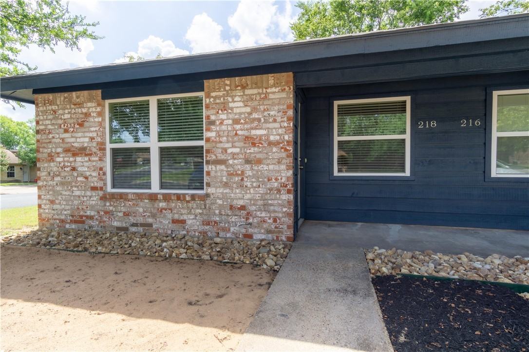 218 Harvard Ct #218 - Photo 2 of 11