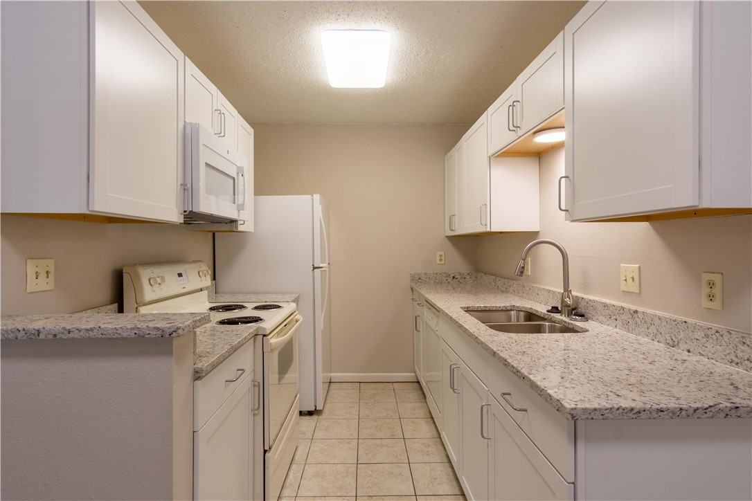 218 Harvard Ct #218 - Photo 4 of 11