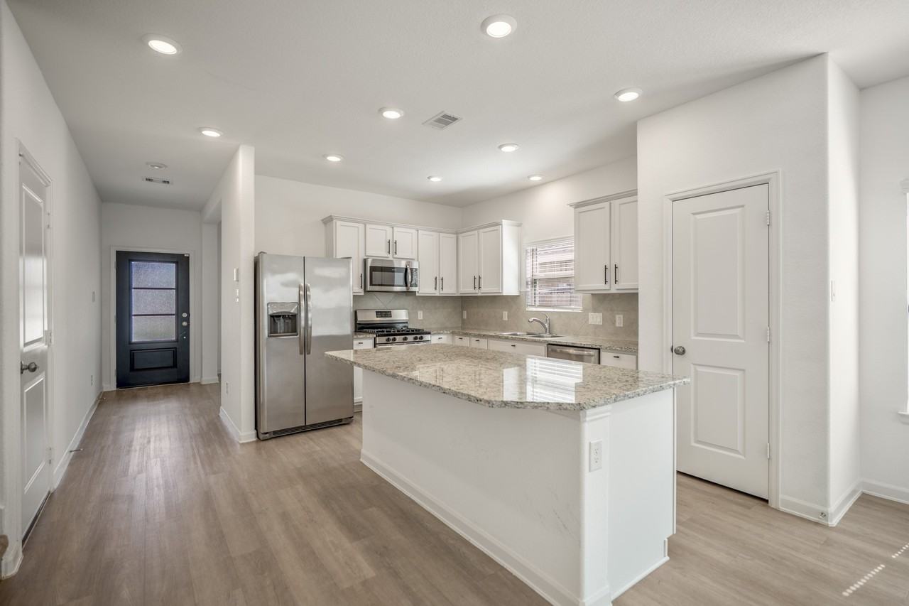 4903 Chestnut Valley Ln #4903 - Photo 4 of 40