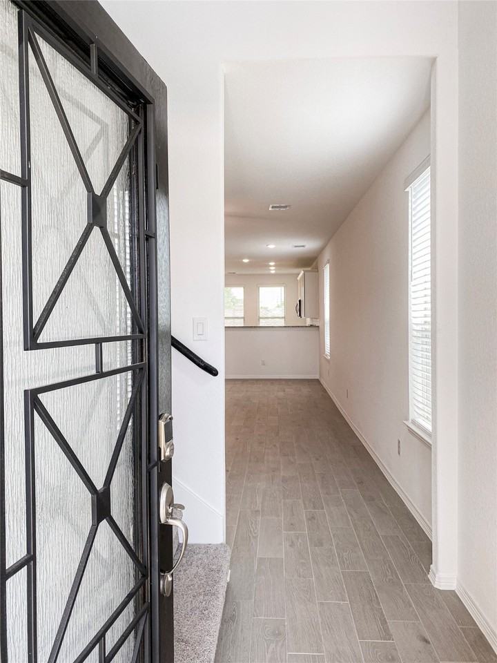 5622 Tabula Rasa Dr #5622 - Photo 4 of 28