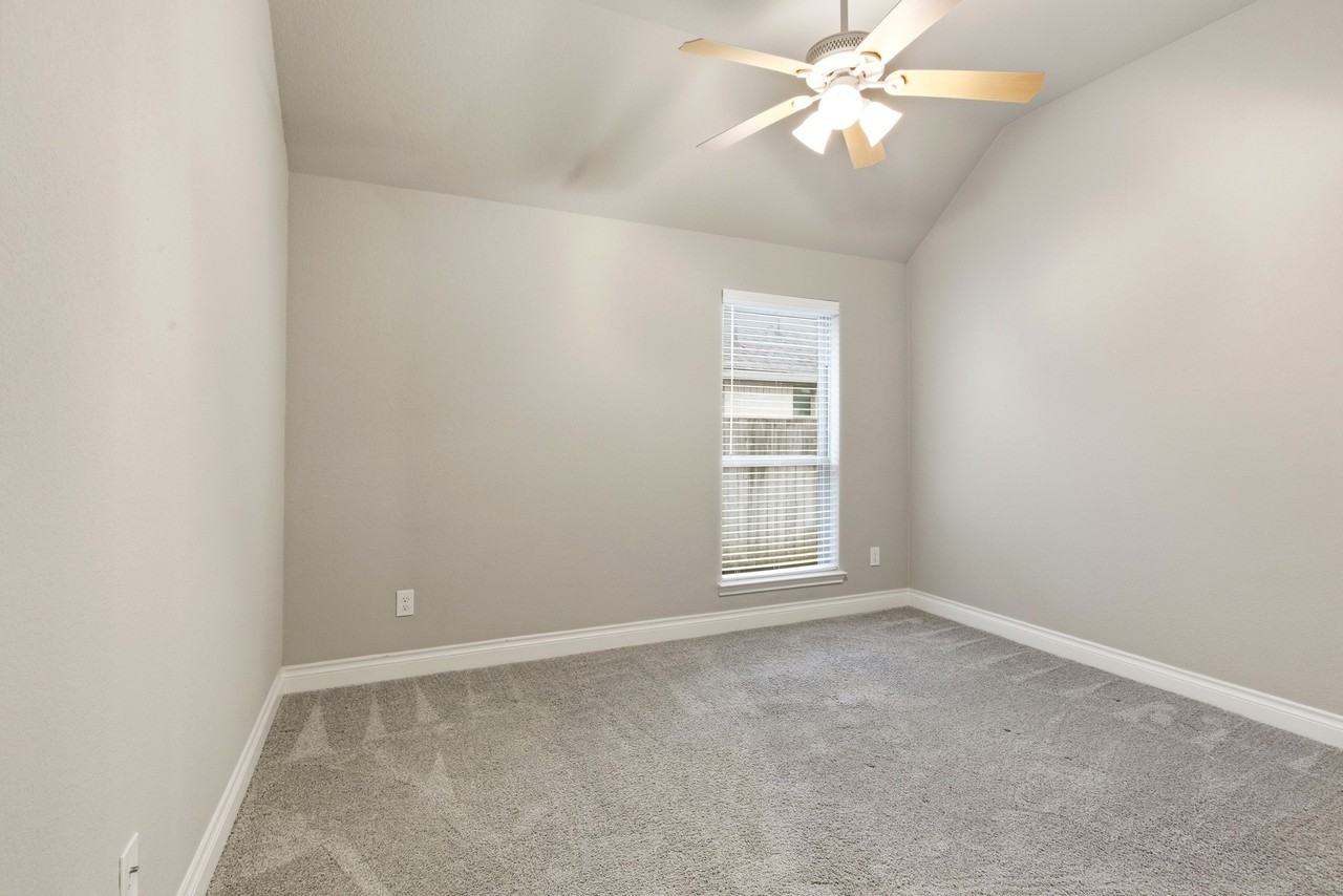 6927 Pondhawk Dr #6927 - Photo 4 of 41