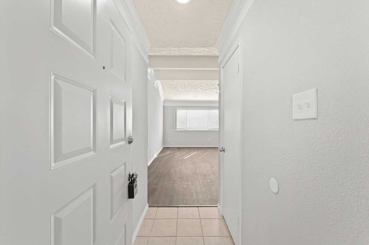 14003 Vinehill Dr #14003 - Photo 4 of 24