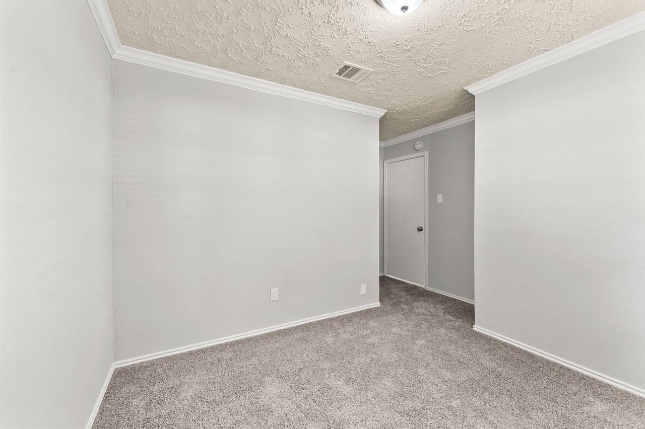 14003 Vinehill Dr #14003 - Photo 7 of 24