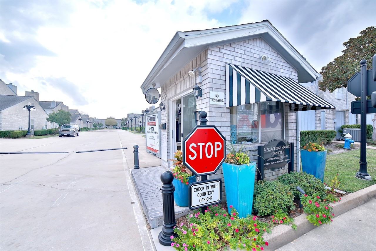 532 Wilcrest Dr #532-532 - Photo 2 of 30