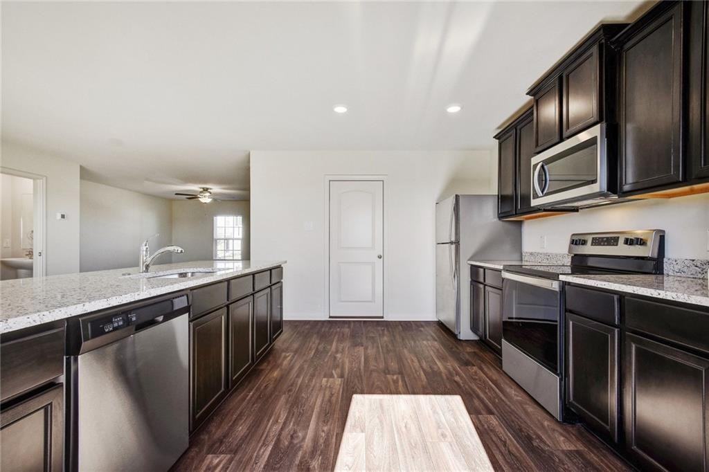 525 Riverdale Dr #525 - Photo 2 of 13