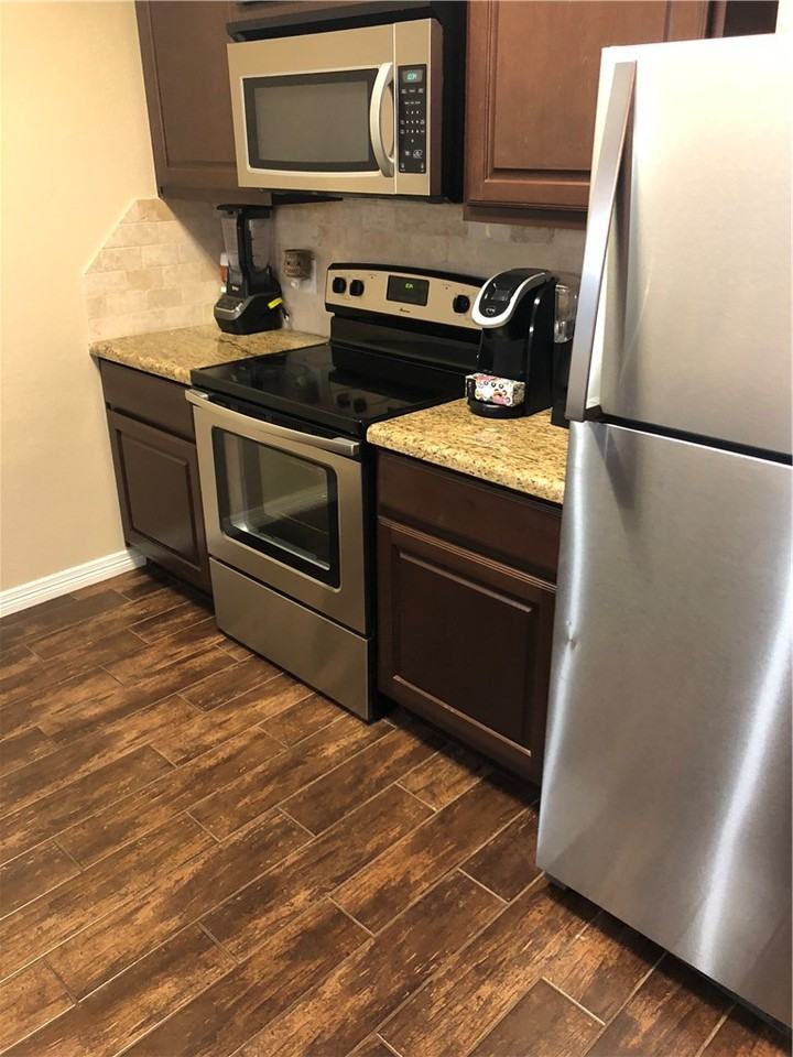 301B Poplar St #301 - Photo 4 of 6