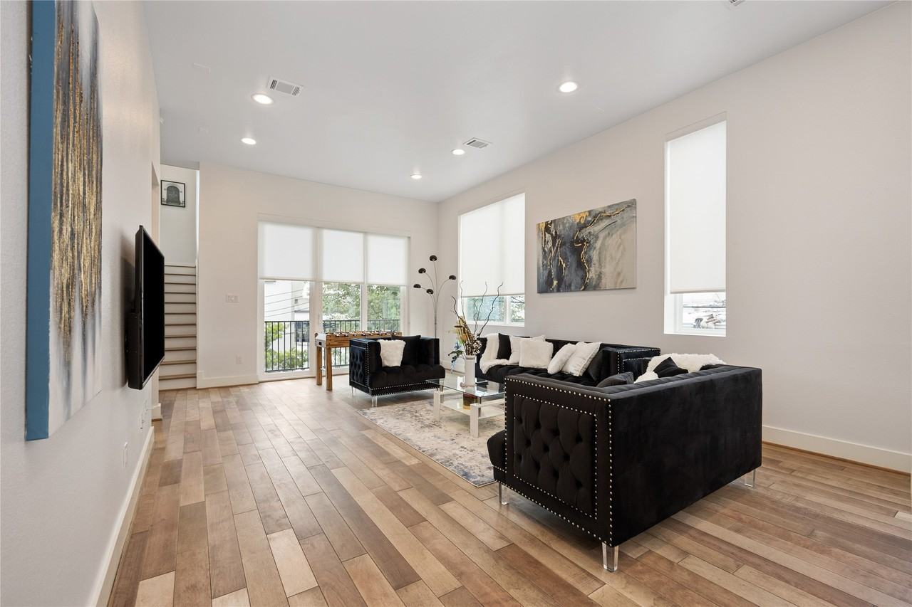 5914 Val Verde St #5914 - Photo 2 of 25