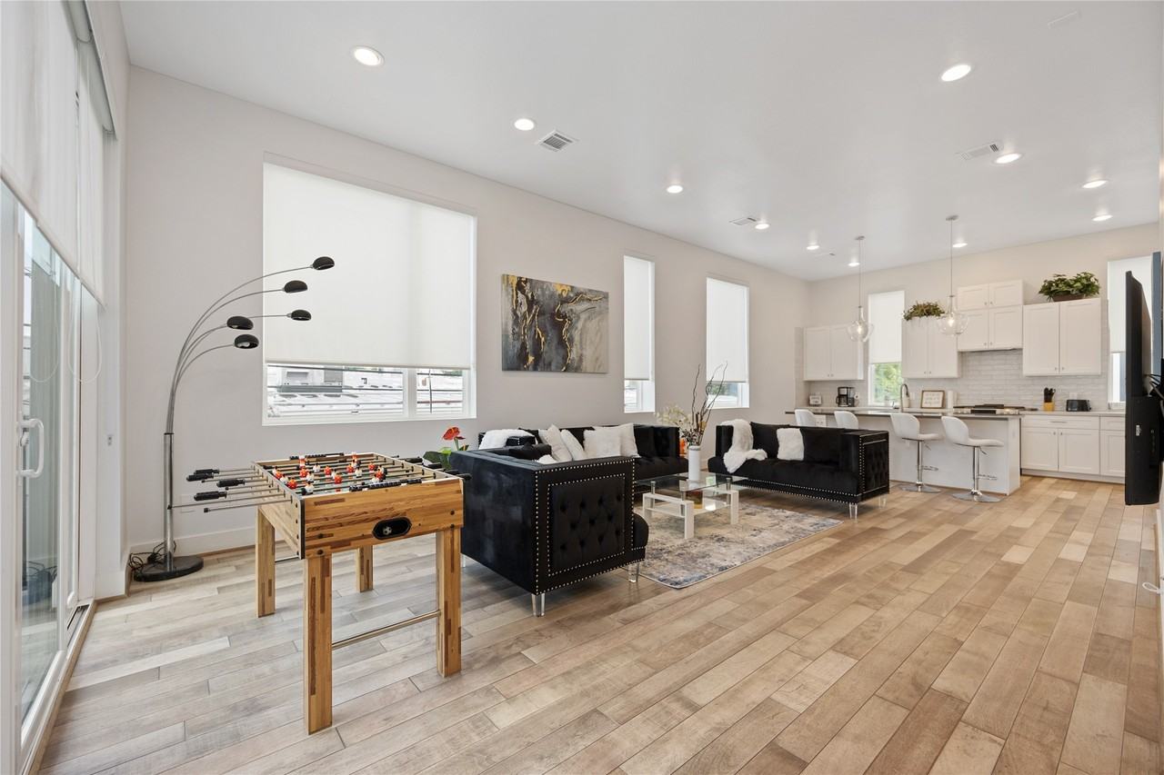 5914 Val Verde St #5914 - Photo 3 of 25