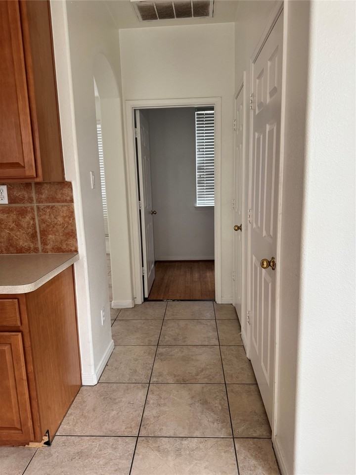 2710 Sienna Springs Dr #2710 - Photo 6 of 9