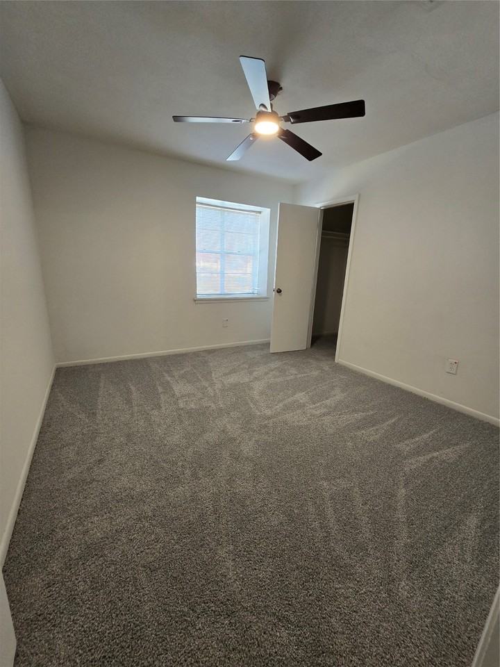 11931 Tanager St #11931 - Photo 5 of 19