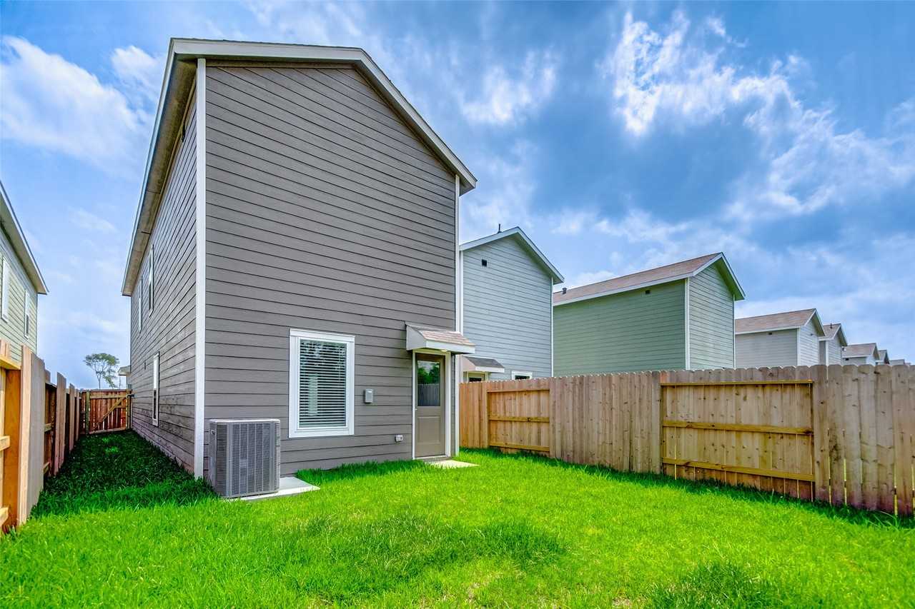 21535 Carosella Dr #21535 - Photo 3 of 25