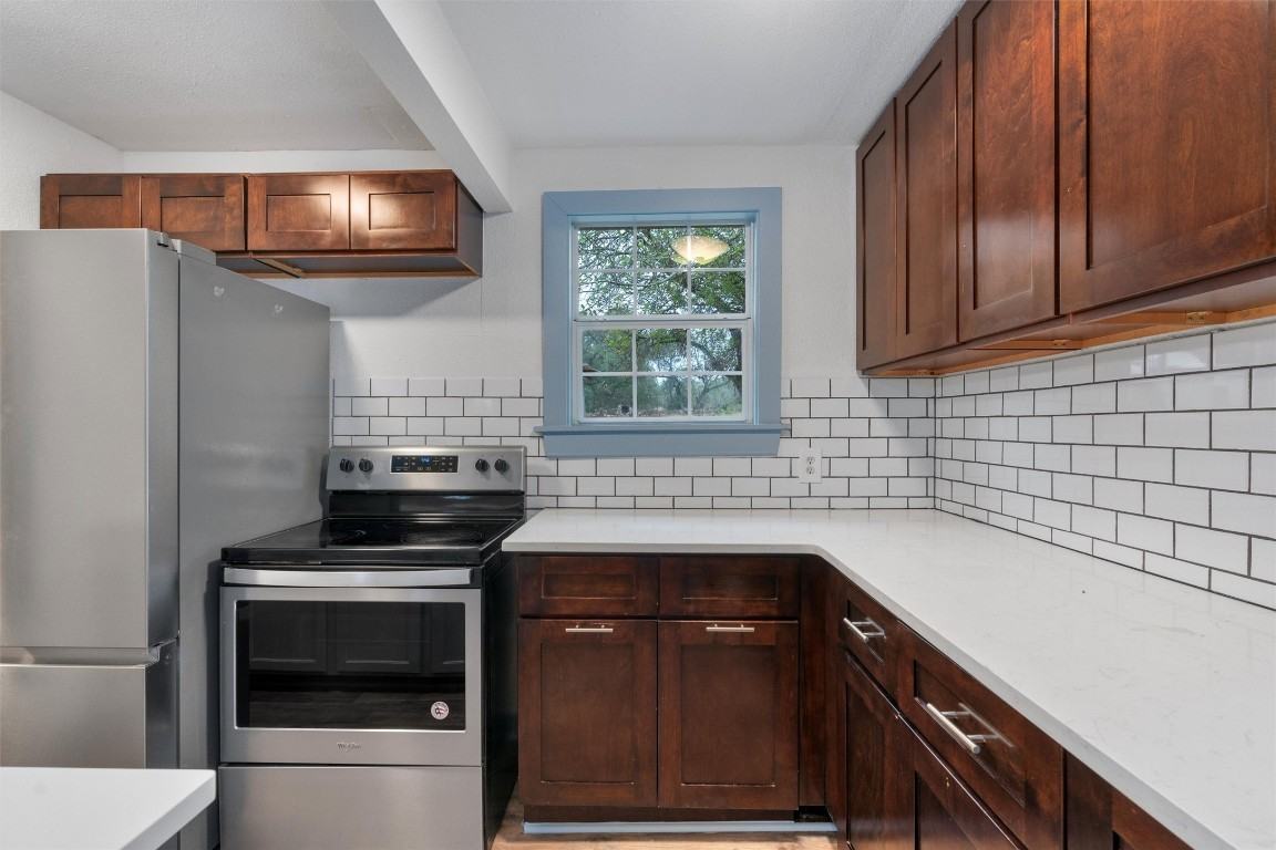 1100 High Rd #1100 - Photo 4 of 36