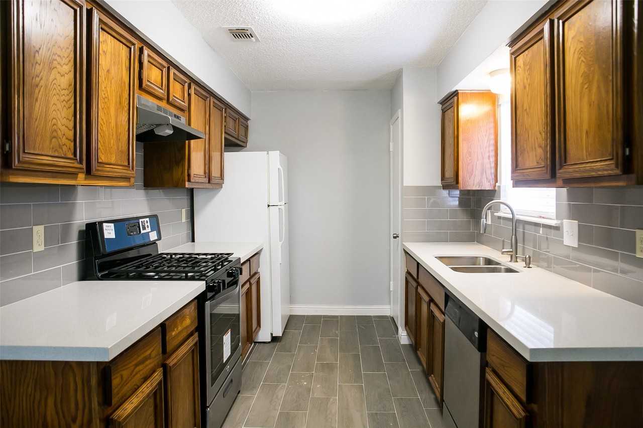 12051 Creekhurst Dr #12051 - Photo 4 of 16