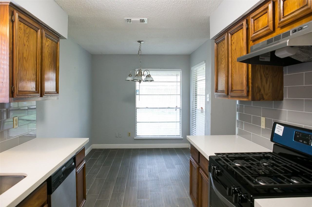 12051 Creekhurst Dr #12051 - Photo 5 of 16