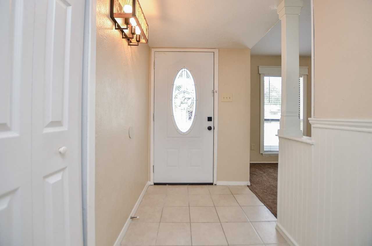 17323 Glenpatti Dr #17323 - Photo 4 of 31