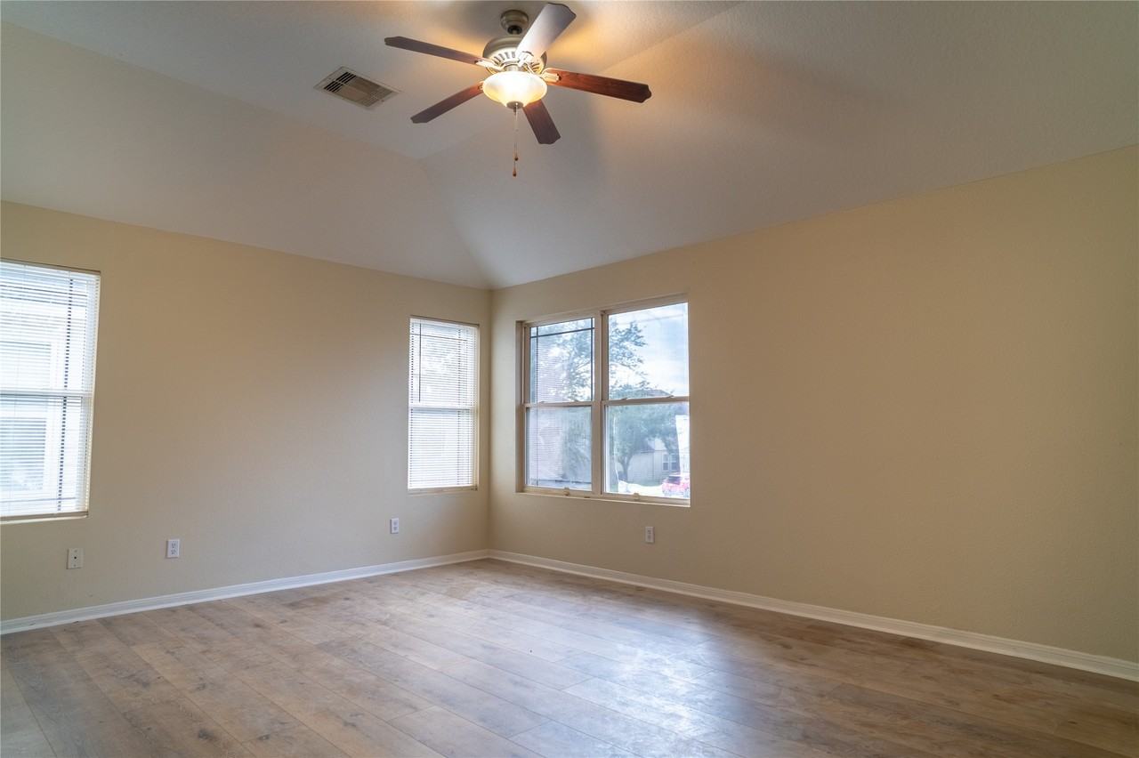 3426 Barkers Crossing Ave #3426 - Photo 3 of 17