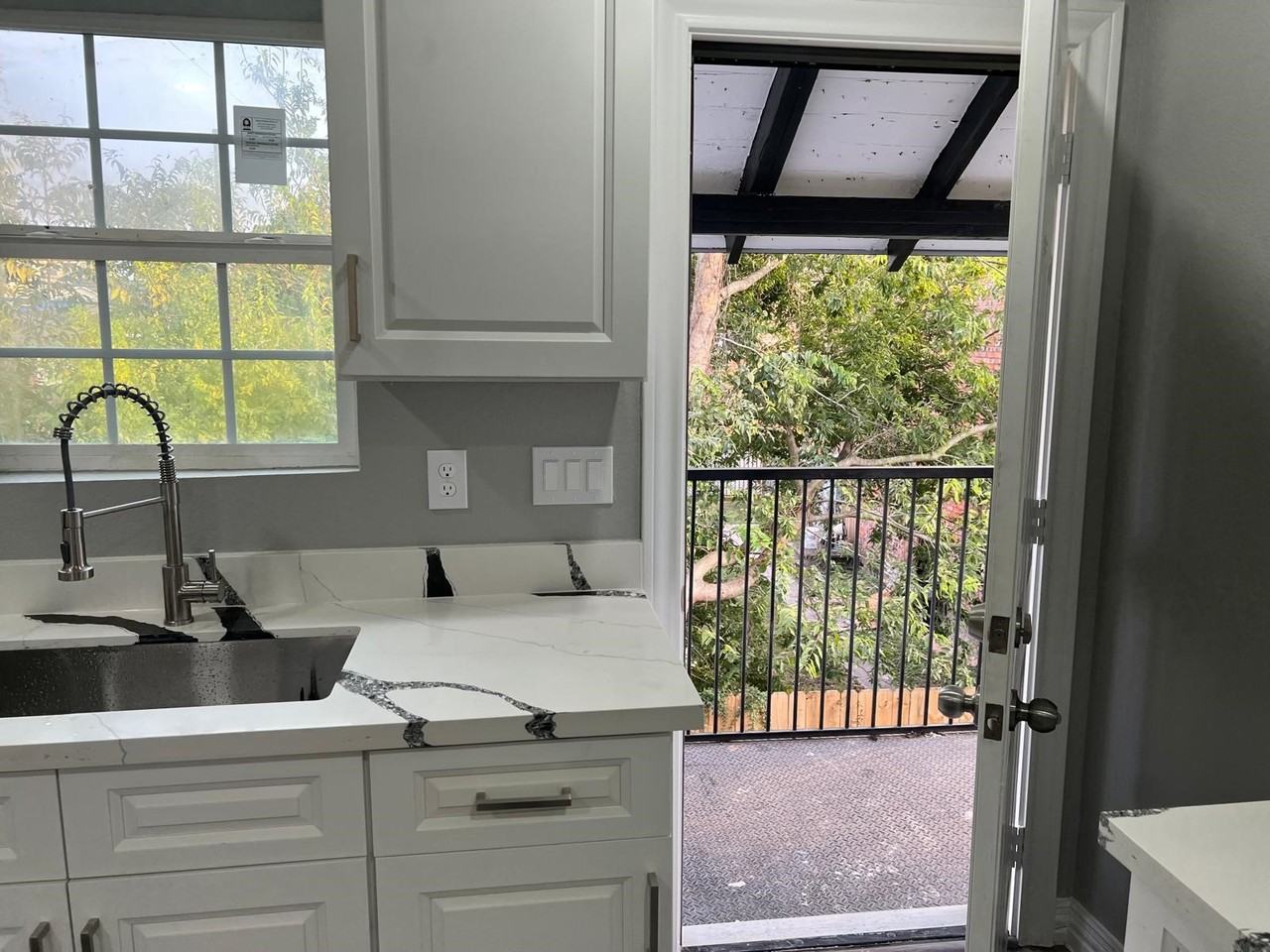 4011 Delano St #4011-4 - Photo 7 of 12