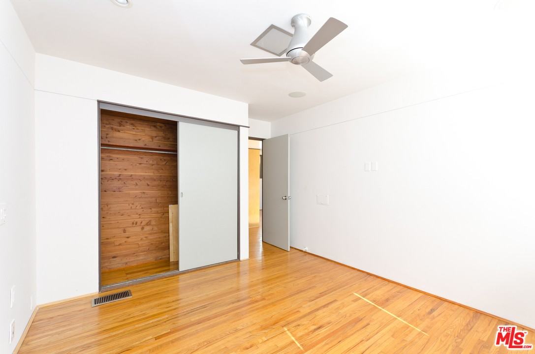 11007 Strathmore Dr #11007 - Photo 4 of 16