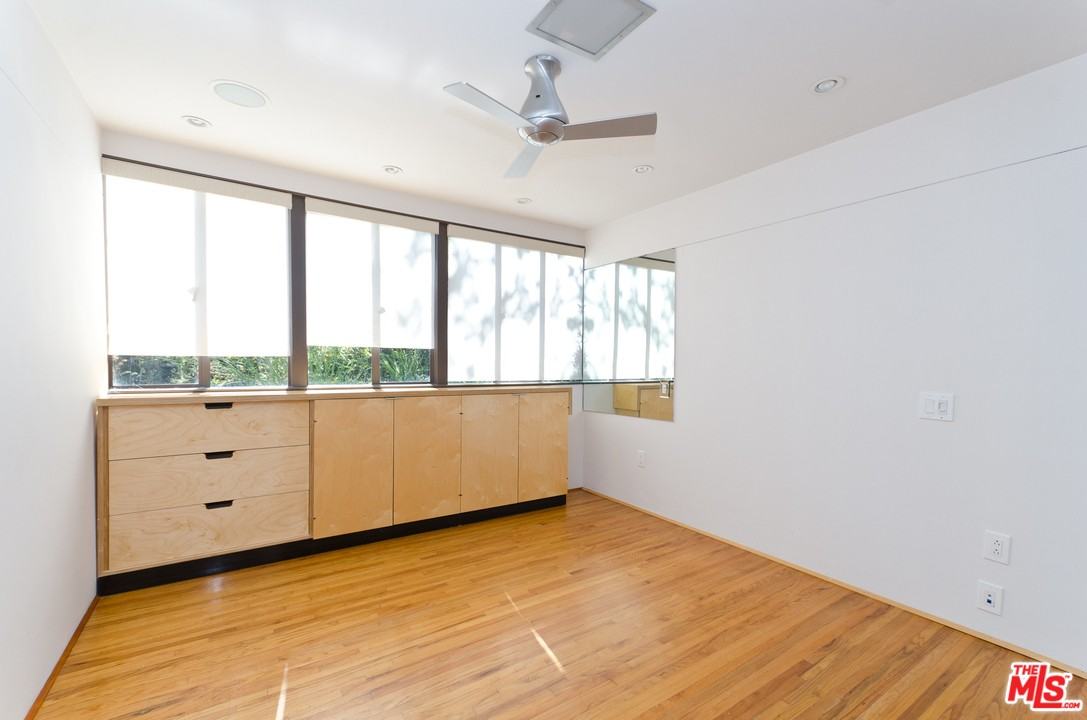 11007 Strathmore Dr #11007 - Photo 5 of 16