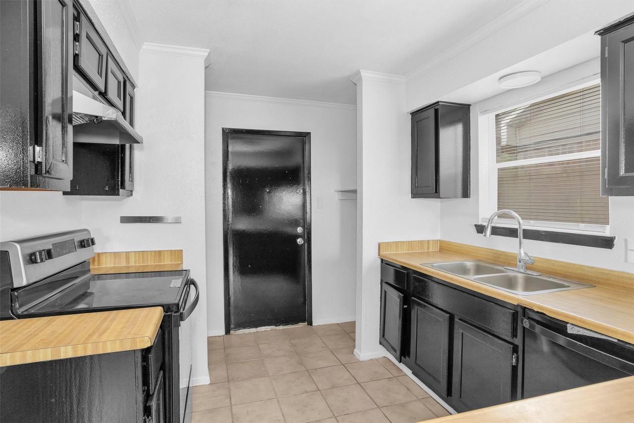 1035 Lovett St #1035-1035 - Photo 6 of 14