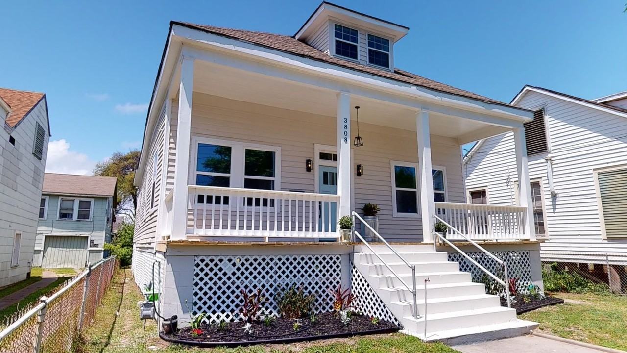 3808 Avenue L #3808 - Photo 4 of 14