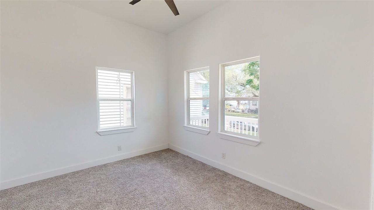 3808 Avenue L #3808 - Photo 6 of 14