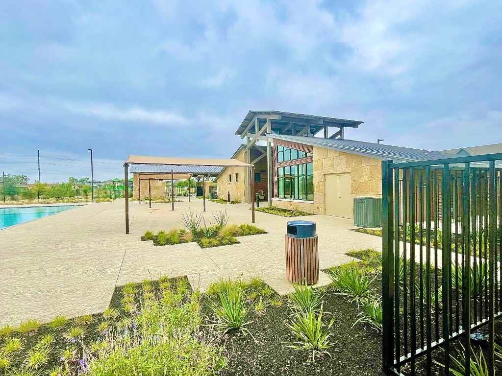 1018 Vanderscile Rd #1018 - Photo 6 of 27